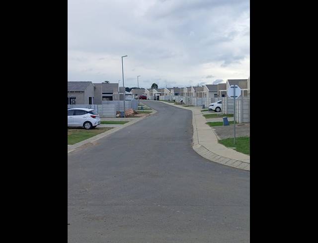2 BEDROOM TOWNHOUSE FOR SALE IN GONUBIE
